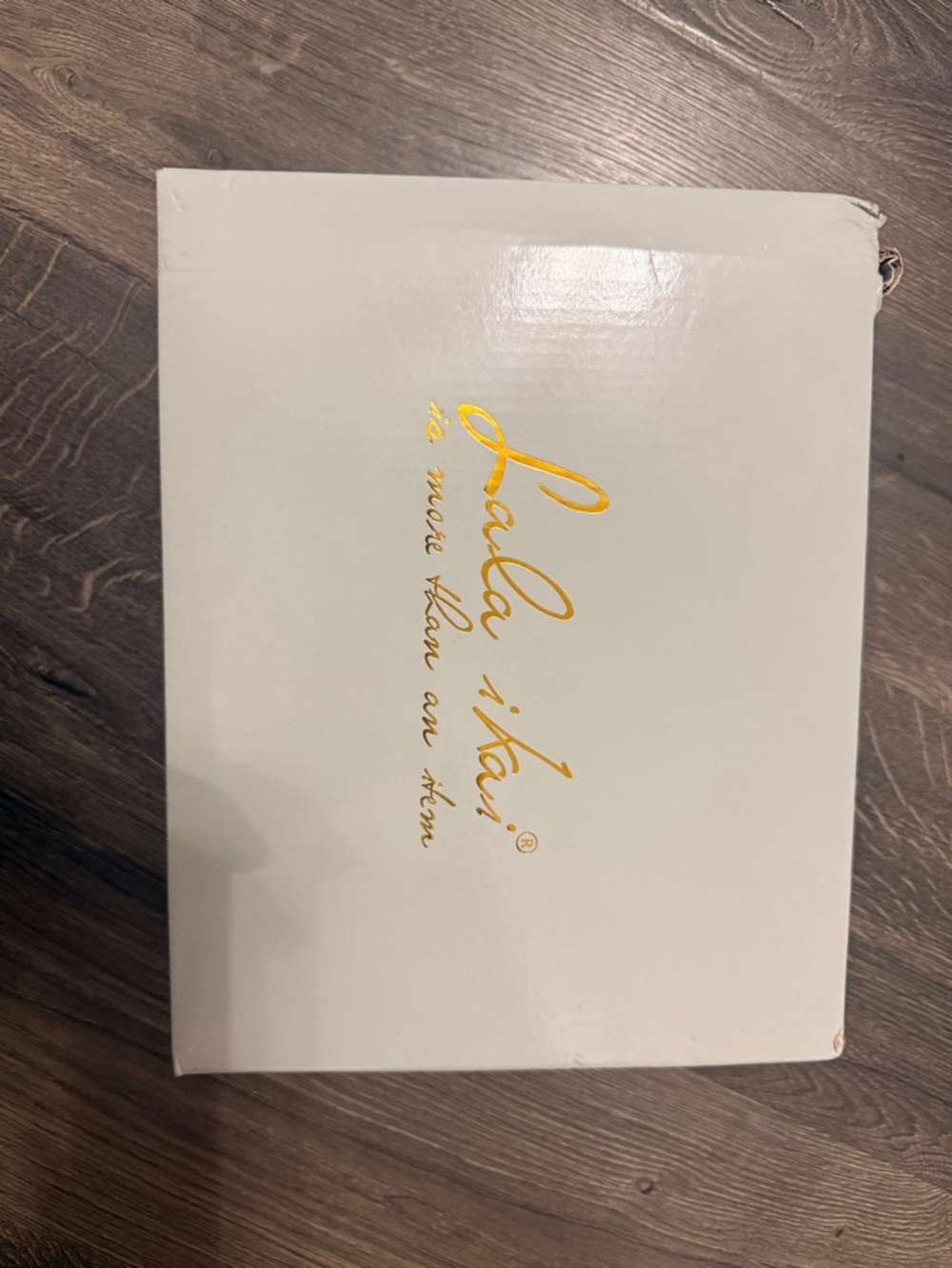 LaLa iTaii Box - White with Gold Logo